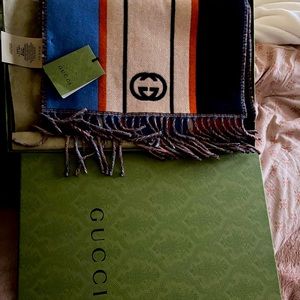 New with box Gucci Men’s scarf